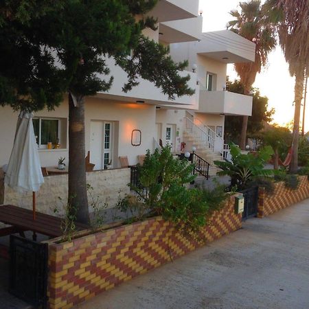 Astrofegia Apartments Near The Sea Agia Marina  エクステリア 写真
