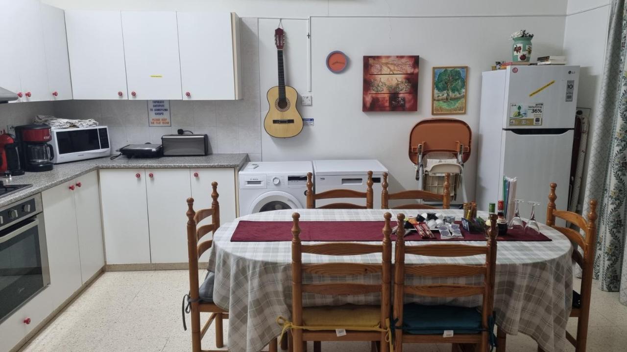 Astrofegia Apartments Near The Sea Agia Marina  エクステリア 写真