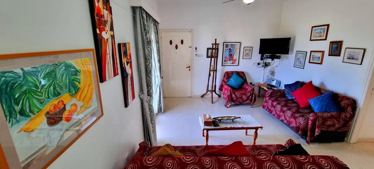 Astrofegia Apartments Near The Sea Agia Marina  エクステリア 写真