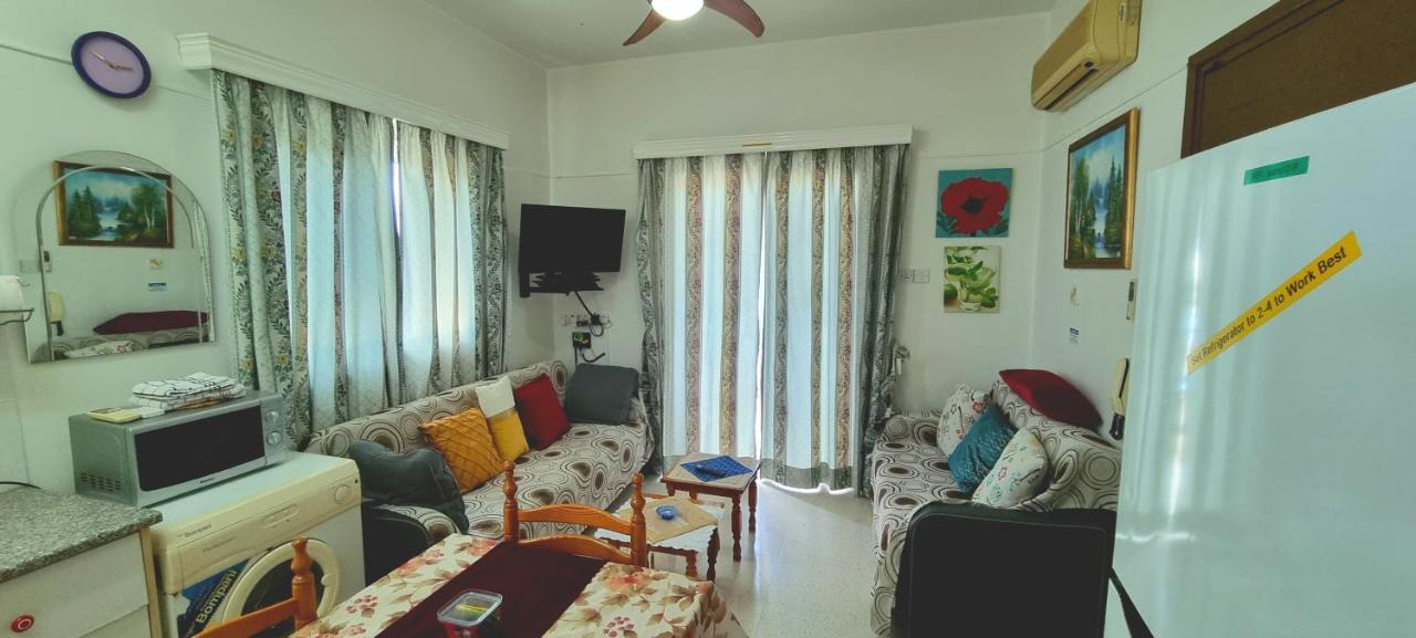 Astrofegia Apartments Near The Sea Agia Marina  エクステリア 写真
