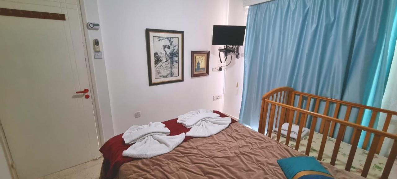 Astrofegia Apartments Near The Sea Agia Marina  エクステリア 写真