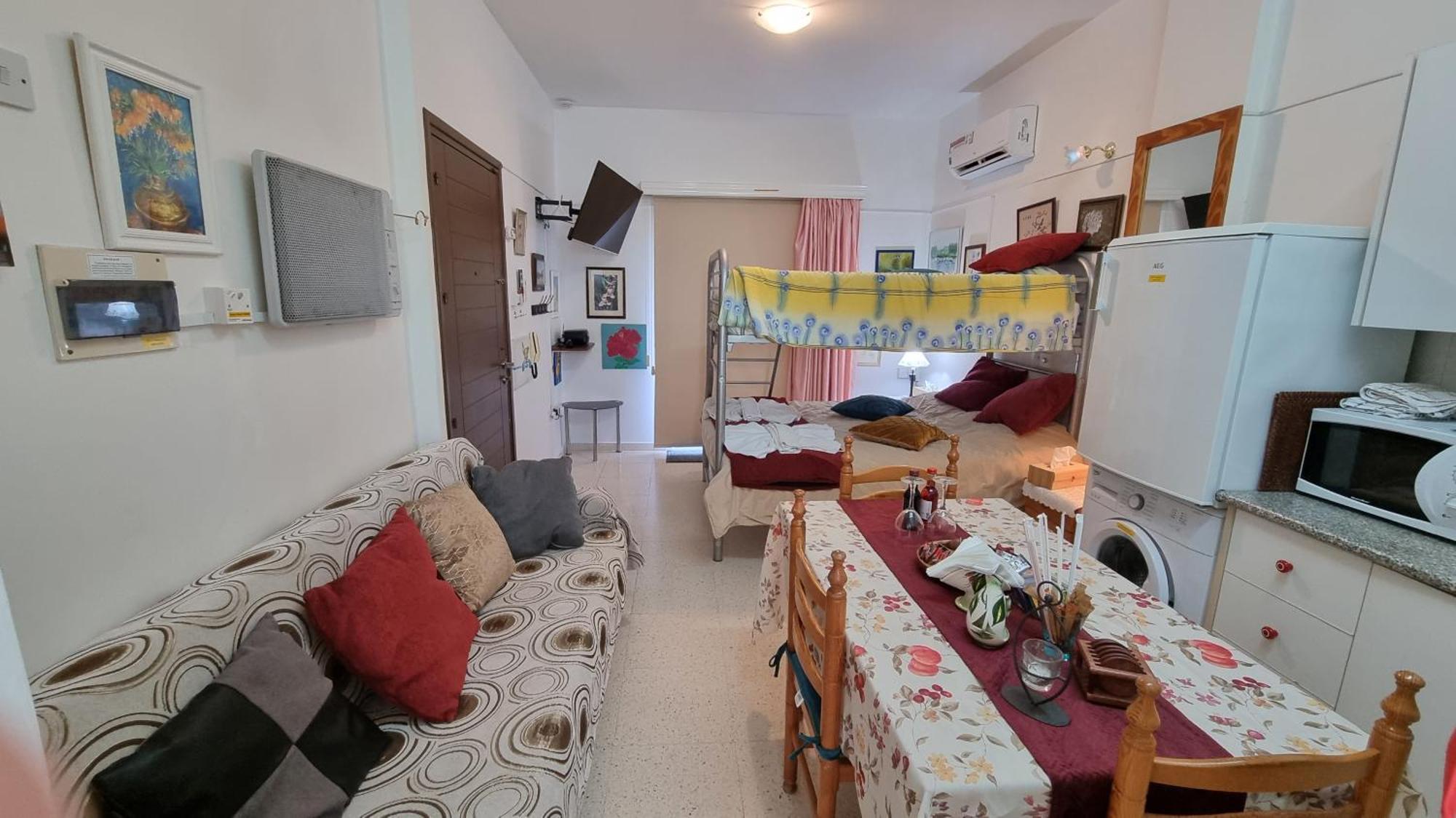 Astrofegia Apartments Near The Sea Agia Marina  エクステリア 写真